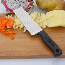 Load image into Gallery viewer, Aardappel Franse Fry Cutter Rvs Keuken Accessoires Gekarteld Mes Gemakkelijk Snijden Banaan Vruchten Aardappel Golf Mes Chopper