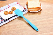 Load image into Gallery viewer, Een stuk siliconen schraper cake bakken Tool food grade Non Stick boter koken siliconen spatel rubber schop bakkerij gereedschap