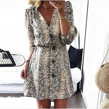 Load image into Gallery viewer, Nieuwe Collectie 2018 Vrouwen Herfst High Street Style A-lijn Casual Dress Herfst Snakeskin Gedrukt Half Mouw Knop Party Jurken