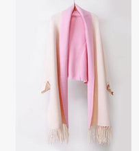 Load image into Gallery viewer, Plus size Gratis verzending 2018 herfst en winter mode nieuwe vrouwen geruite streep dubbelzijdige wol omzoomde sjaal lange vest