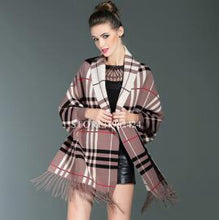 Load image into Gallery viewer, Plus size Gratis verzending 2018 herfst en winter mode nieuwe vrouwen geruite streep dubbelzijdige wol omzoomde sjaal lange vest